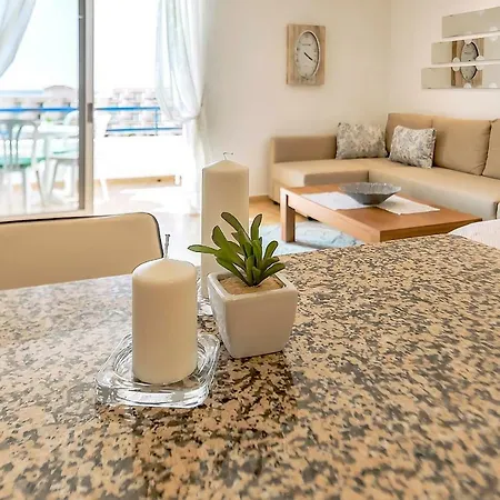 아파트 Studio On The Ocean Coast 아데제