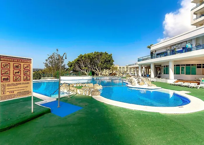 On The Ocean Coast * 阿德耶