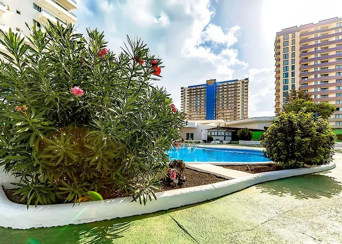 On The Ocean Coast * 阿德耶