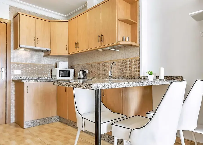 On The Ocean Coast * 阿德耶